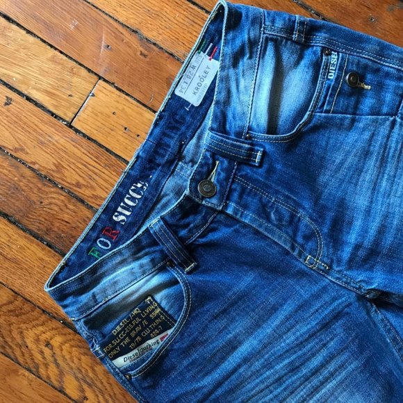 Diesel Denim Division Krooley Selvedge Women Distressed Ripped Knee Design Jean - Picture 4 of 4